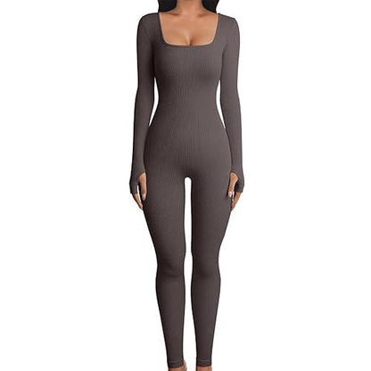 Nauwsluitende bodycon-jumpsuit - halslijn en structuur