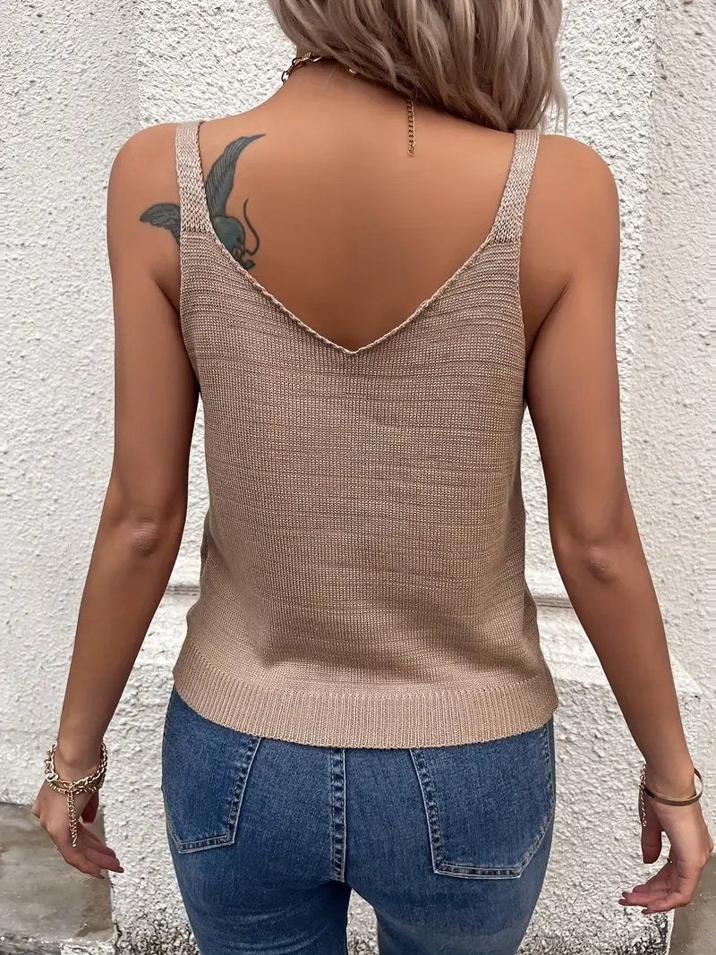 Lina – Beige gebreide top met gespbandjes